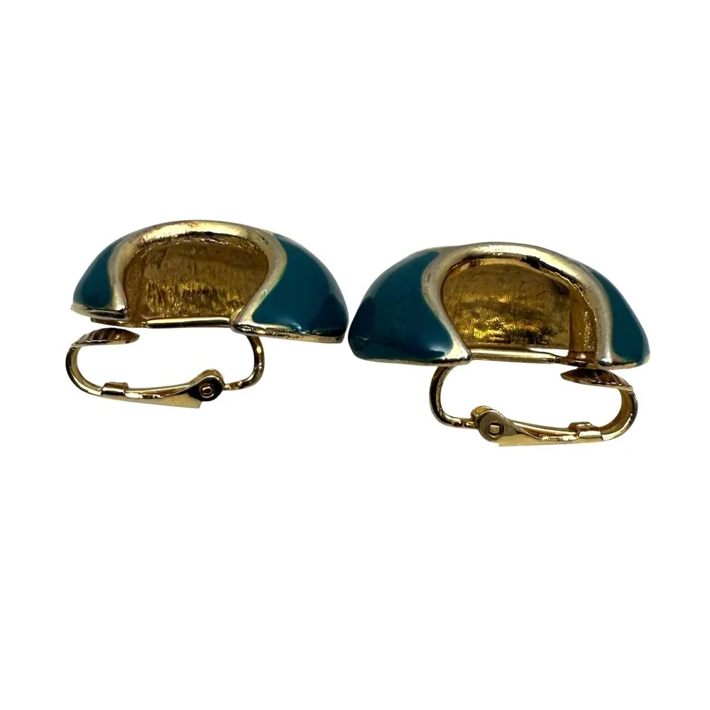 Vintage Gold Tone Enamel Emerald Green Clip On Earrings Oval Hoop Lightweight